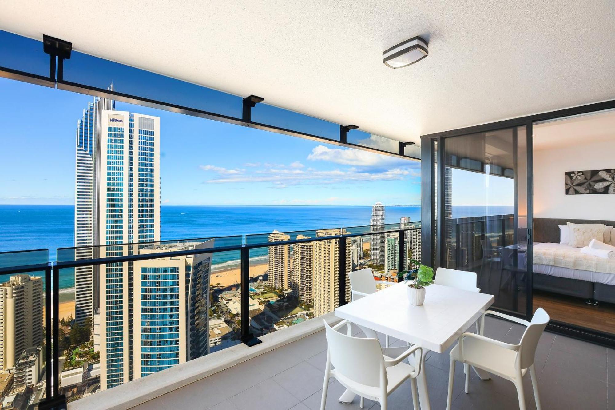 Circle On Cavill 2, 3, 4 & 5 Bedroom Skyhomes & Sub Penthouses By Gold Coast Holidays Экстерьер фото