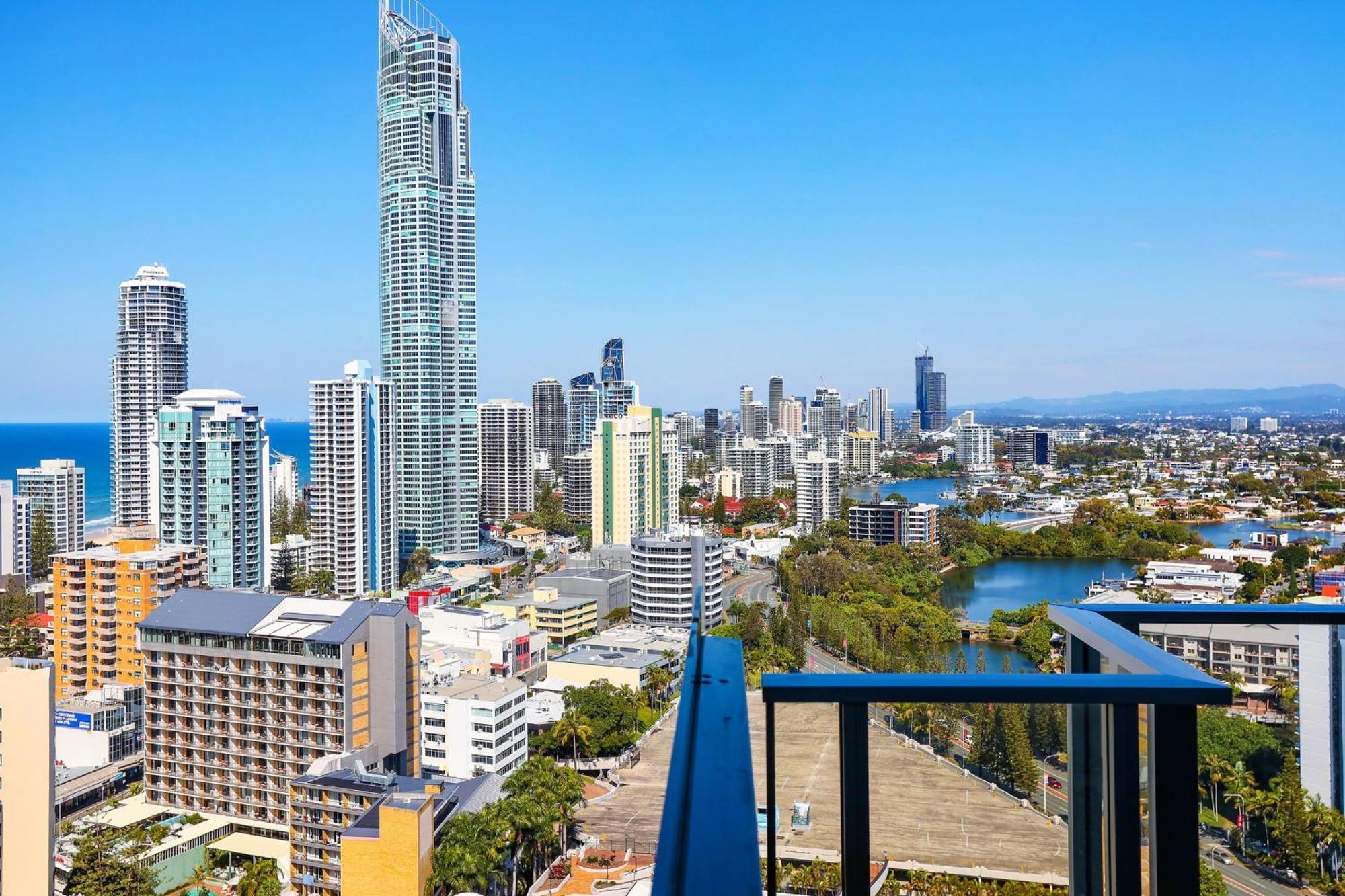 Circle On Cavill 2, 3, 4 & 5 Bedroom Skyhomes & Sub Penthouses By Gold Coast Holidays Экстерьер фото